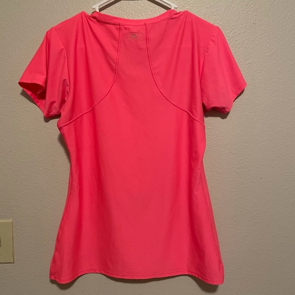 ❌SOLD❌ Under Armour Women’s Heat Gear Fitted Pink Athletic Shirt Large - Picture 4 of 6